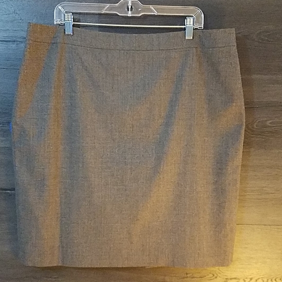 Ann Taylor Dresses & Skirts - Ann Taylor skirt